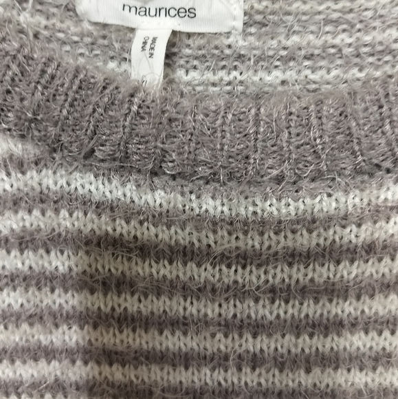(1273) Maurice Fuzzy Gray & White Striped Sweater Size XL - Picture 6 of 9